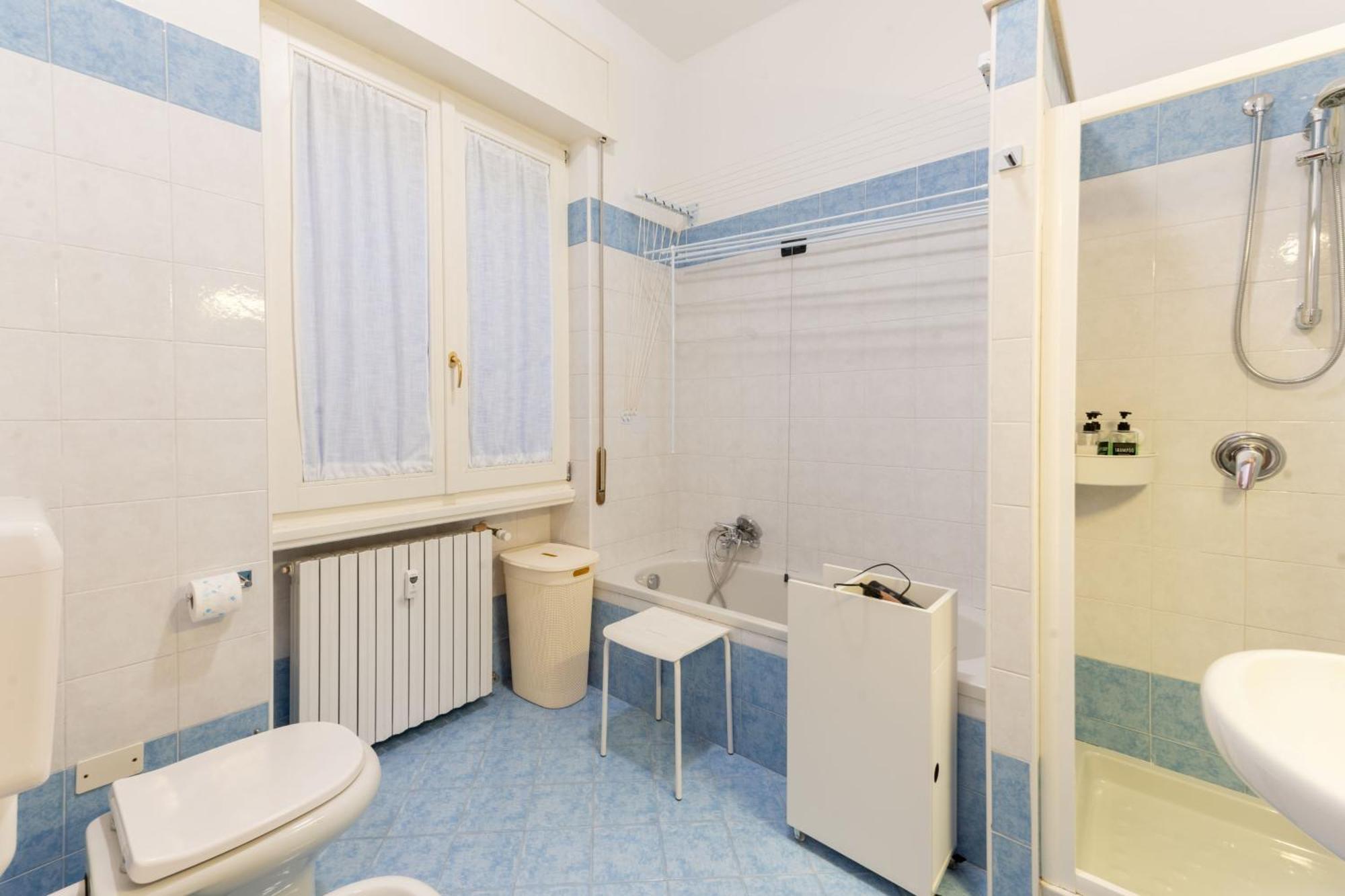Holiday Apartment - Brescia Centro - Parcheggio Privato Exterior photo