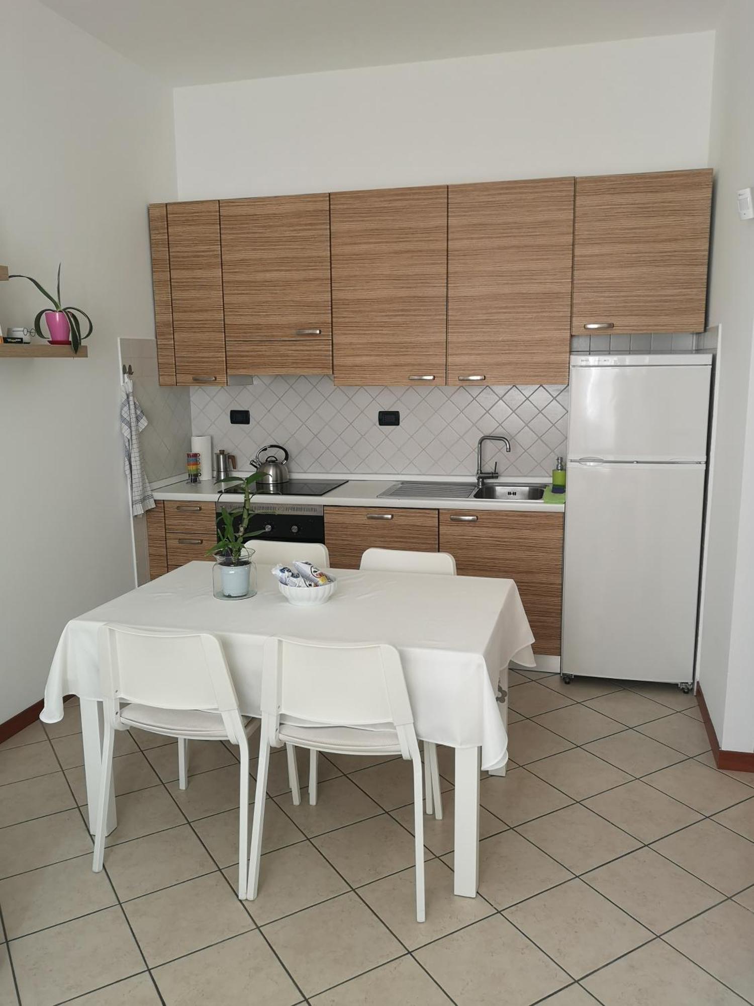 Holiday Apartment - Brescia Centro - Parcheggio Privato Exterior photo